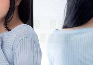 当Azami穿上和服，照片中的优雅似乎在透过屏幕溢出来…