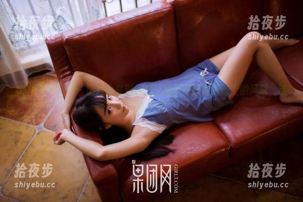 GIRLT果团网-张小喵 GIRLT果团网 - 图片分享时间到!张小喵在瑜伽垫上的风采,连猫都要羡慕了!