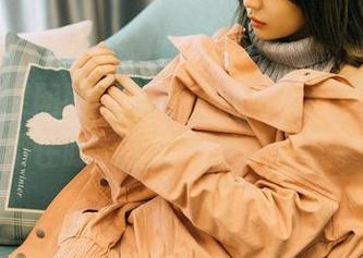 GIRLT果团网 – 酸酱兔的写真分享，我忍不住盯着那套装看了好久。