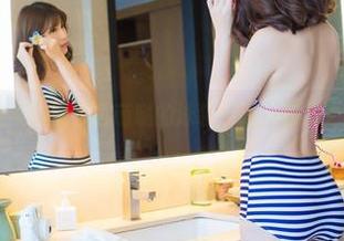 IMiss爱蜜社 – 小丽莎萌萌哒的泳装图册，偶然之间的戏水游戏