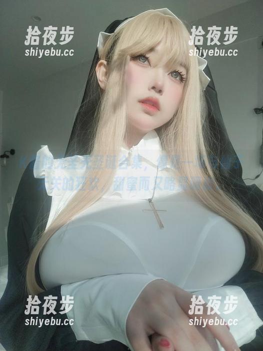K酱 K酱的无圣光圣诞合集,像是一场与仙子无关的狂欢,甜蜜而又略显调皮。
