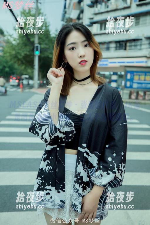 MSLASS梦丝女神-张馨 MSLASS梦丝女神 - 张馨的作品,JK蓝是图库里的小清新,让人不自觉瞻仰。