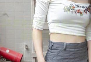 MSLASS梦丝女神 – 从超市货架到私拍的美味，玥玥原图揭示吃货少女的真相！
