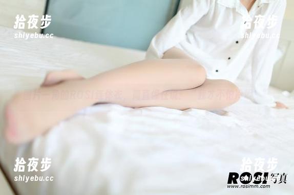 ROSI 图片一角的ROSI连体衣,简直像在说:“我才不怕冷呢!”