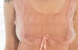 UGirls尤果网 – 最新写真集揭秘孟思雨与灰丝的奇妙搭配