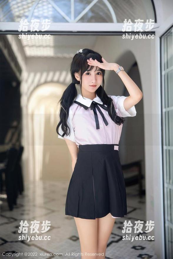 Xiuren秀人网-小仓鼠 Xiuren秀人网 - 小仓鼠的在线图集:牛仔裤搭配是个技术活
