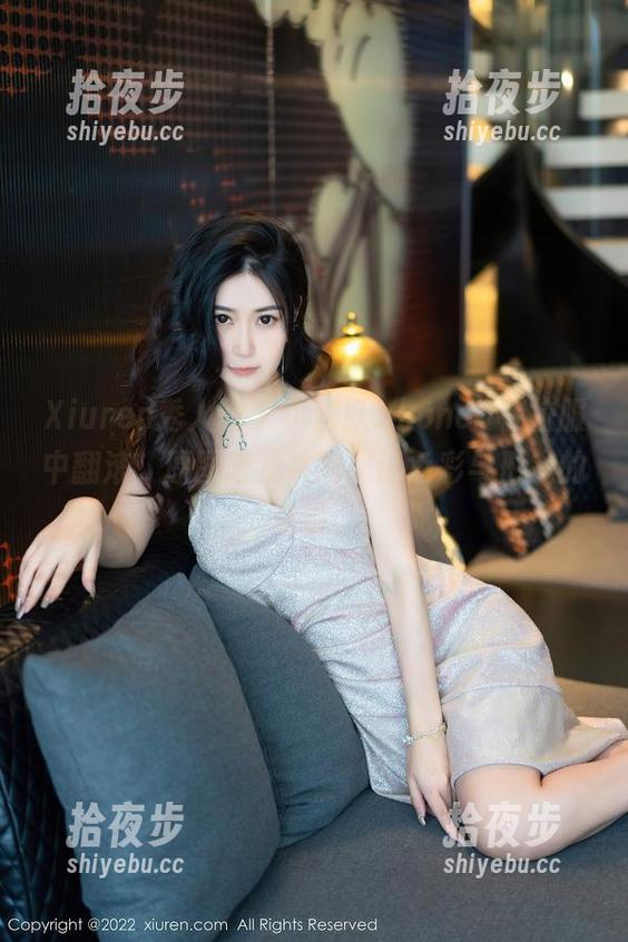 Xiuren秀人网-小蛮妖_honey Xiuren秀人网 - 小蛮妖_honey在校服中翻滚,原图陪我共同探讨色彩与形态的交错。