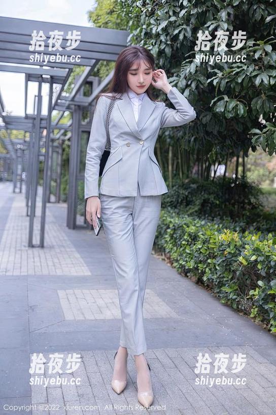 Xiuren秀人网-柚柚小奶瓶 Xiuren秀人网 - 直击本质!柚柚小奶瓶来了,看这些秘书美图送你一睹真容