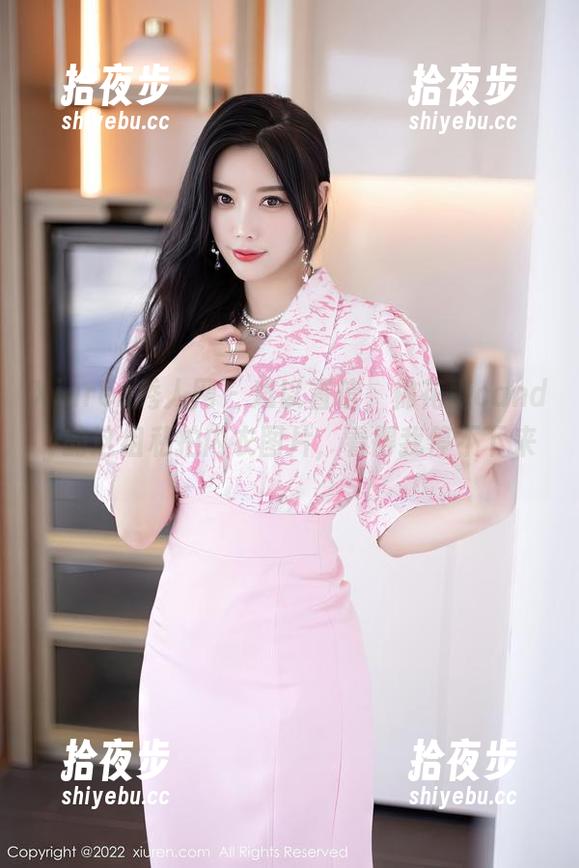 Xiuren秀人网-棉花糖candy Xiuren秀人网 - 难以置信,棉花糖candy的这组私拍内衣图片,看得我停不下来。