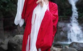 Xiuren秀人网 – 美图分享：蛋蛋宝的礼服让我觉得，她拥有的不只是衣服！