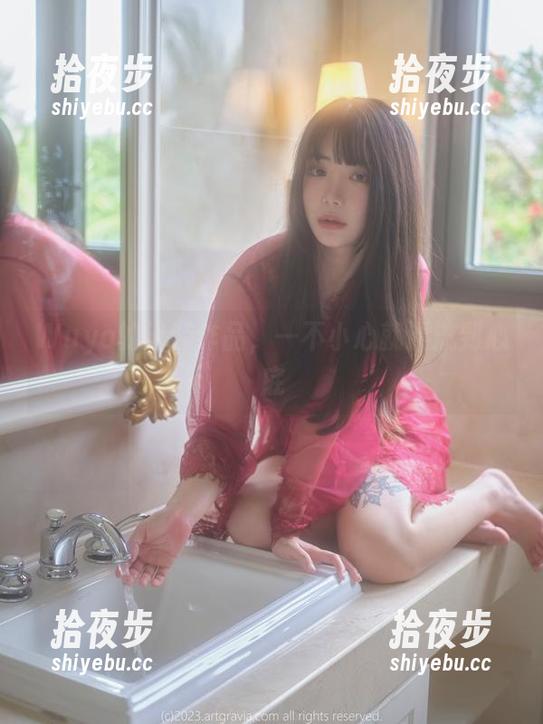 Wuyo的泳装作品，一不小心就漂流到心底