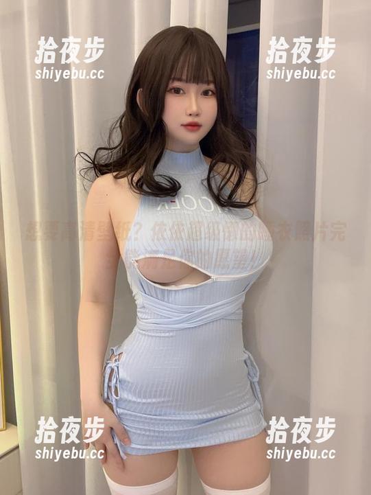 依依超级懒 想要高清壁纸?依依超级懒的睡衣照片完全能满足你的愿望!