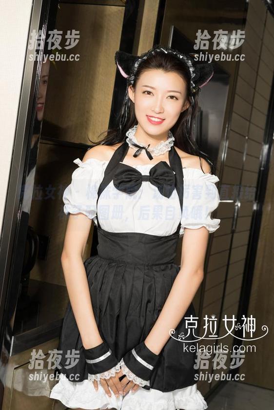 克拉女神 - 棉袜学院：汤怡厉害到直接给袜子配图册，后果自负哦！