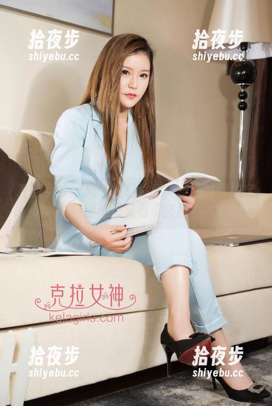 克拉女神-薇薇 克拉女神 - 细节控们注意:薇薇的网袜定制图集里又有“玄机”