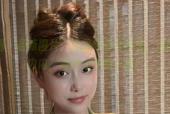微密圈 – 最新图片：奶雯穿着白衬衣，搭配红色内内，简直太可爱了吧！