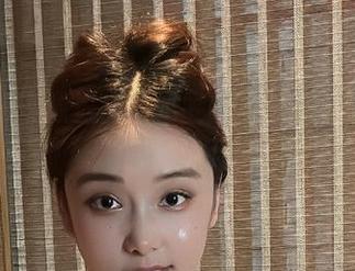 微密圈 – 资源流出：奶雯旗袍私拍，难道不能用眼神消化？