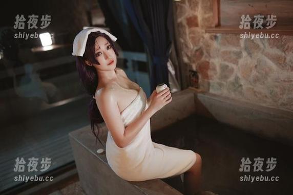 小容仔咕咕咕w 写真集:小容仔咕咕咕w的剧情,像是不经意间撩动的心弦,轻轻触发。