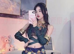 小小奶瓶儿的女王气场：原图太养眼，赶紧下载收藏吧