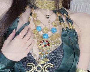 你没听错，免费领取小小奶瓶儿的白色蕾丝照片，别心动，快点动手吧！