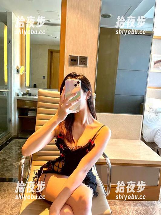 微密圈 - 这不是泳衣，这是一种attitude！小猫咪ck的无圣光套图，轻松驾驭！