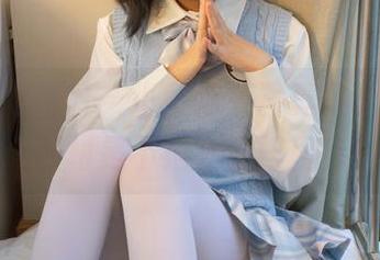 少女秩序 – 汗！小葵泳装写真集更新，让我怀疑这身材是不是在存档里存多久了。
