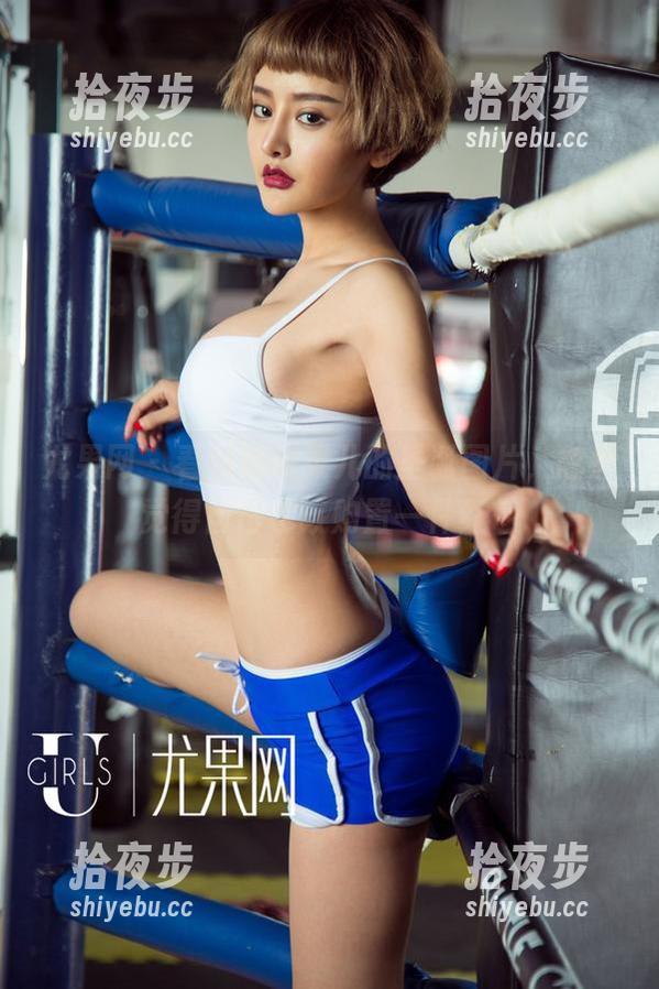 尤果网-娜依灵儿 尤果网 - 看到娜依灵儿的圣诞图片,忽然觉得自己也该购置一件红色