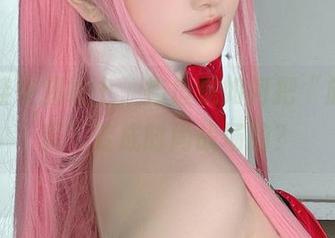 项链挂在旗袍上，屿鱼是如何把“旗袍写真”变成时尚战场的？