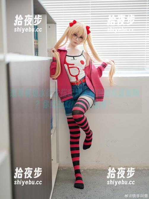 幼水铃衣 想看看幼水铃衣搭配双人校服的高清照吗?你就在对的图库里哦!