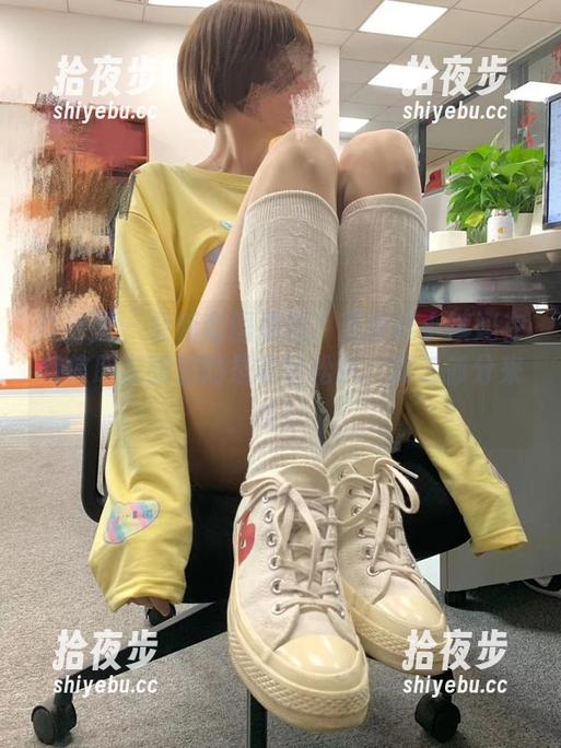无敌哒小姨妈 微密圈 - 最新套图更新:无敌哒小姨妈在微信朋友圈里的是非轻松风,第二部分来喽!