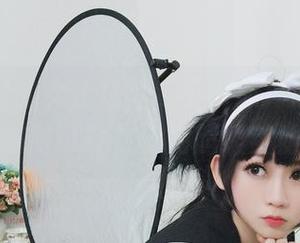 是依酱呀的女仆写真，不小心掉进魔幻世界，随时可能变身为超级英雄啊！