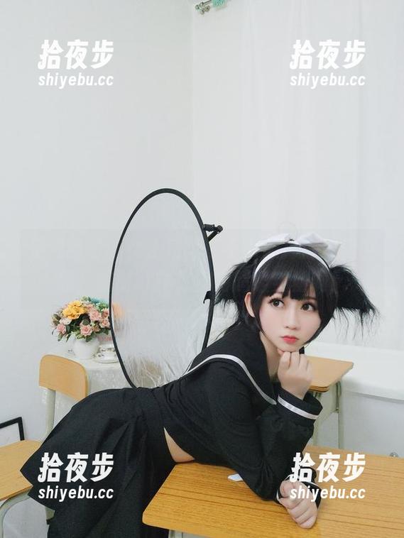 是依酱呀 是依酱呀的女仆写真,不小心掉进魔幻世界,随时可能变身为超级英雄啊!