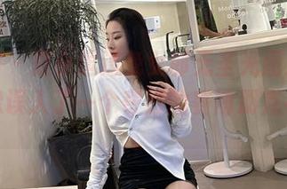 微密圈 – 是小逗逗兔女郎无圣光图集，感觉好像误入了一个奇妙的赛博朋克小酒吧。