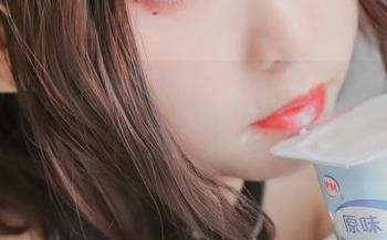 有点好奇，是青水的写真界女王是不是偷偷在美梦里？