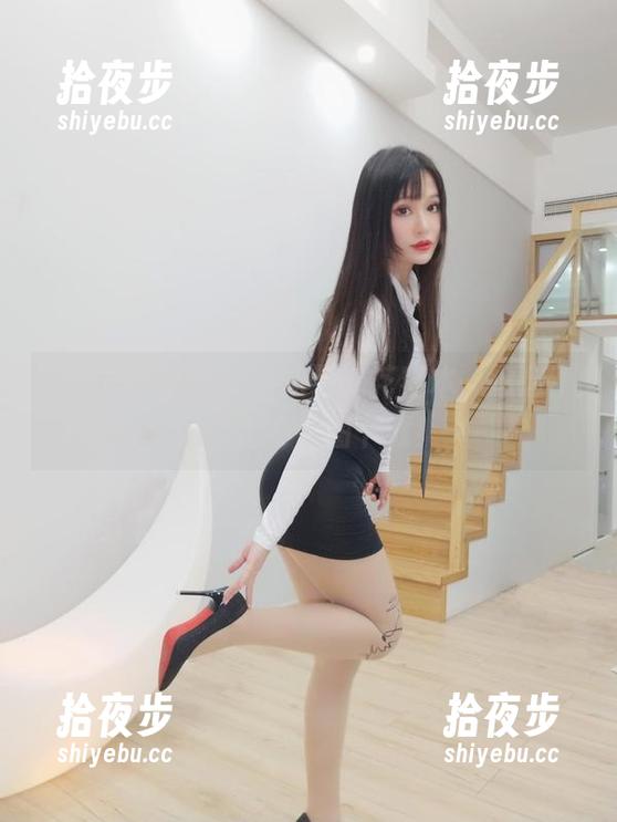 木之本果 柴郡音乐穿越木之本果的花容本,念念不忘的精彩套图下载!
