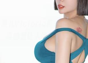 微密圈 – 果儿Victoria再次出击，最新制服作品，真的是让人停不下来的节奏！