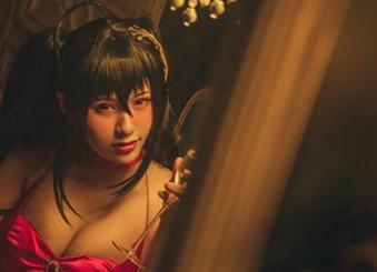 柘烟Zuken的女仆写真在图库里：我偷偷跟一遍，真心不打扰～