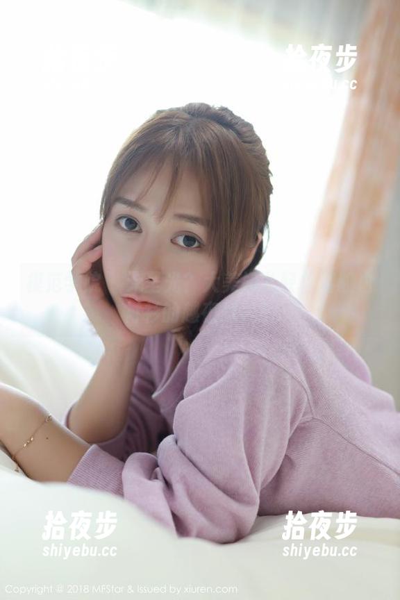 模范学院-大美妞儿 模范学院 - 无圣光?大美妞儿轻松驾驭白衬衫的越夜越美丽