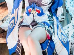 洛璃LoLiSAMA美腿cos，似乎身体也是角色的一部分，毕竟腿才是王道！
