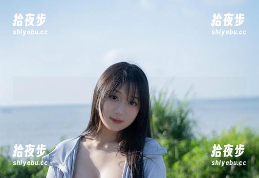 浅安安 躺在沙发上的创造力,浅安安在线展示居家自摄的点滴作品
