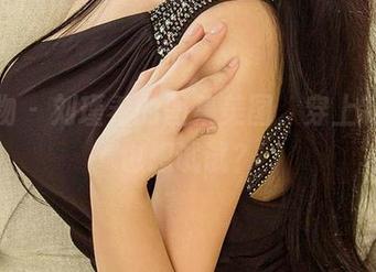爱尤物 – 刘瑾希的图集美图，穿上制服你也想试试？