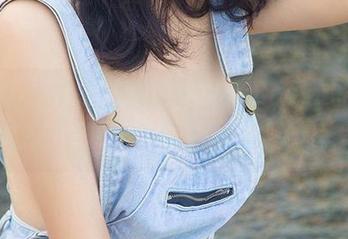 爱尤物 – 当制服邂逅徐莉芝Booty的神奇套图，哎呀，这感觉好微妙哦。