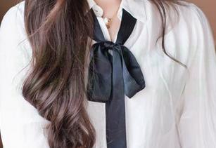 爱蜜社 – 在陈思琪Ar的办公室写真里，偶尔真想顺便参加一场会议