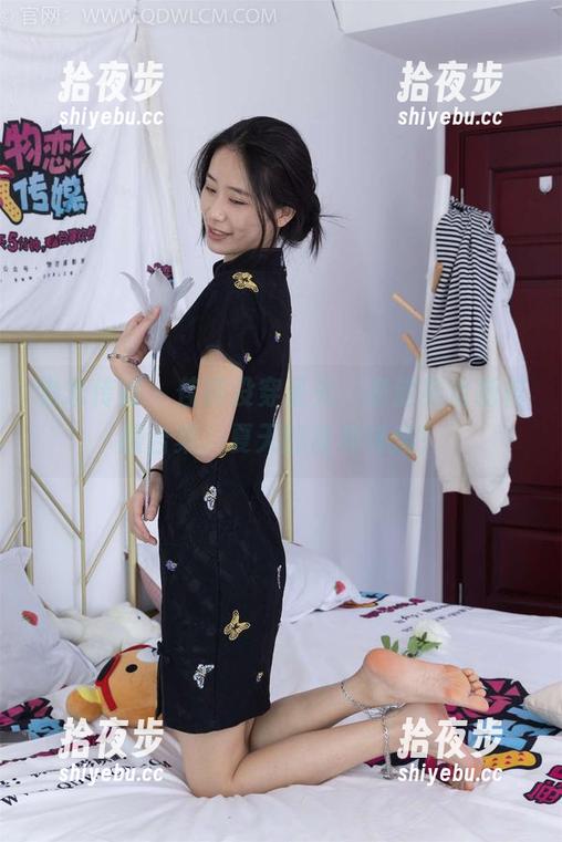 物恋传媒-佳琪 物恋传媒 - 佳琪没穿圣光,看这身清新校服合集,夏天的青春味道!