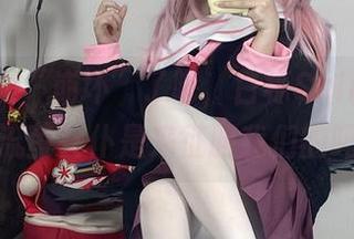 壁纸也太“崩坏”了吧，白栎Shirly带来的流萤女仆是来征服我们的吗？