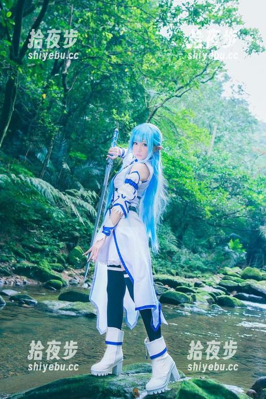 白神泱 别再怀念校园日记,白神泱的校服写真集全新更新啦,让你怀旧又惊艳!