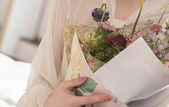 秀人网 – 高清欣赏这条牛仔裤，容容容Alice带你pick下载！