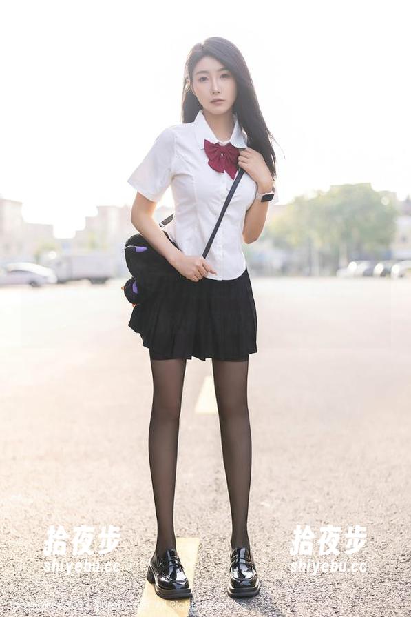 秀人网-慧敏Vivi 秀人网 - 慧敏Vivi的更新合集:办公室,工作和私密的界限在哪里?