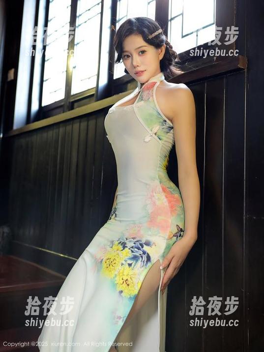 秀人网 - 戴允祺zoe的白衬衫，私房图里藏着什么样的调调？