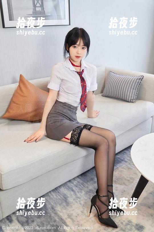 秀人网-灿宝 秀人网 - 无圣光大作战,灿宝美脚图集让人感慨这才是“天然去雕饰”。