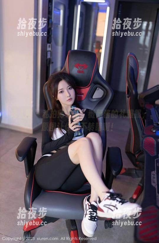 秀人网-薇薇酱 秀人网 - 私拍师来临!薇薇酱的礼服照,原图让你目不转睛啊!